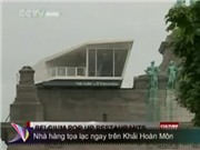 Bóng đá anh, ngoại hạng anh, lịch thi đấu euro 2012, Nhà hàng tọa lạc ngay trên Khải Hoàn Môn