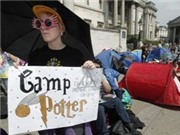 Bóng đá anh, ngoại hạng anh, lịch thi đấu euro 2012, Chờ suốt đêm dưới mưa vì sao phim "Harry Potter"