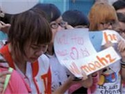 Bóng đá anh, ngoại hạng anh, lịch thi đấu euro 2012, Fan thuê: Làm quá, hóa… lố!