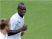 Bóng đá anh, ngoại hạng anh, lịch thi đấu euro 2012, Napoli muốn Man City đổi Balotelli lấy Lavezzi