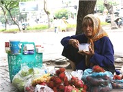 Bóng đá anh, ngoại hạng anh, lịch thi đấu euro 2012, Bà cụ già ở thương xá Tax