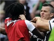 Bóng đá anh, ngoại hạng anh, lịch thi đấu euro 2012, Arsenal gặp hạn ngay đầu mùa giải mới
