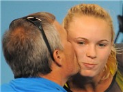 Bóng đá anh, ngoại hạng anh, lịch thi đấu euro 2012, Wozniacki sa thải HLV là... cha ruột: Thay "tướng" đổi vận?
