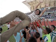 Bóng đá anh, ngoại hạng anh, lịch thi đấu euro 2012, K.KG trước mùa giải đầu tiên ở V-League: Vui đấy, lo đây