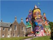 Bóng đá anh, ngoại hạng anh, lịch thi đấu euro 2012, Số phận bức graffiti trên lâu đài cổ