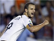 Bóng đá anh, ngoại hạng anh, lịch thi đấu euro 2012, Soldado sánh ngang Ronaldo