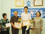 Bóng đá anh, ngoại hạng anh, lịch thi đấu euro 2012, Triển lãm hoa sen bán được 43 tác phẩm