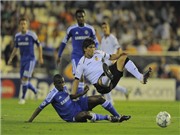 Bóng đá anh, ngoại hạng anh, lịch thi đấu euro 2012, Cái tay "ăn hại" của Kalou khiến Chelsea đánh rơi chiến thắng