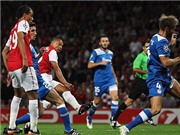 Bóng đá anh, ngoại hạng anh, lịch thi đấu euro 2012, "Ngọc thô" Oxlade-Chamberlain lập kỷ lục mới ở Arsenal
