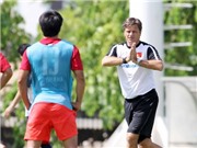 Bóng đá anh, ngoại hạng anh, lịch thi đấu euro 2012, Hai bài toán của ĐTVN