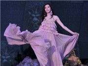 Bóng đá anh, ngoại hạng anh, lịch thi đấu euro 2012, Thủy Tiên đầy quyến rũ trên sàn diễn thời trang