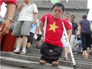 Bóng đá anh, ngoại hạng anh, lịch thi đấu euro 2012, Chinh phục nóc nhà Đông Dương bằng đôi nạng gỗ