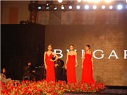 Bóng đá anh, ngoại hạng anh, lịch thi đấu euro 2012, Ba hoa hậu Việt Nam đẹp rực rỡ với váy dạ hội đỏ