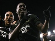 Bóng đá anh, ngoại hạng anh, lịch thi đấu euro 2012, Demba Ba "nhảy múa" cùng Newcastle