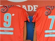 Bóng đá anh, ngoại hạng anh, lịch thi đấu euro 2012, Đội bóng thay tên cầu thủ trên áo bằng… tài khoản Twitter