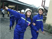 Bóng đá anh, ngoại hạng anh, lịch thi đấu euro 2012, Miss Teen "hóa" thành công nhân mỏ