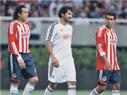 Bóng đá anh, ngoại hạng anh, lịch thi đấu euro 2012, Thủ môn của Chivas thi triển kĩ nghệ... đánh người