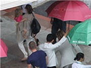 Bóng đá anh, ngoại hạng anh, lịch thi đấu euro 2012, Gia đình Angelina Jolie xuất hiện giản dị ở VN