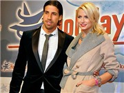 Bóng đá anh, ngoại hạng anh, lịch thi đấu euro 2012, Nữ hoàng Next Top Model rạng rỡ bên Khedira 