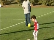 Bóng đá anh, ngoại hạng anh, lịch thi đấu euro 2012, Robinho dạy con trai kỹ xảo trên sân bóng