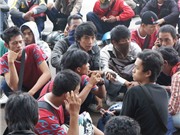 Bóng đá anh, ngoại hạng anh, lịch thi đấu euro 2012, Thư Palembang: "Biểu tình" ở làng SEA Games 