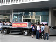 Bóng đá anh, ngoại hạng anh, lịch thi đấu euro 2012, Xô xát ở Keangnam, một cư dân nhập viện