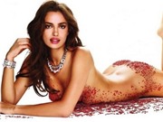Bóng đá anh, ngoại hạng anh, lịch thi đấu euro 2012, Bồ Ronaldo nude cùng 3.500 viên pha lê