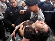 Bóng đá anh, ngoại hạng anh, lịch thi đấu euro 2012, 90 người bị thương vì giành giật mua BlackBerry