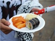 Bóng đá anh, ngoại hạng anh, lịch thi đấu euro 2012, Thực khách Việt xếp hàng thưởng thức món ăn Hàn Quốc