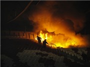 Bóng đá anh, ngoại hạng anh, lịch thi đấu euro 2012, CĐV đốt SVĐ vì thua trận