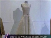 Bóng đá anh, ngoại hạng anh, lịch thi đấu euro 2012, Chiếc váy của A.Winehouse đạt giá 67.100 USD  