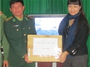 Bóng đá anh, ngoại hạng anh, lịch thi đấu euro 2012, Nhà văn Võ Thị Xuân Hà làm “cô dâu nhỏ bé” trên Cao nguyên đá