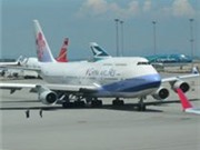 Bóng đá anh, ngoại hạng anh, lịch thi đấu euro 2012, Máy bay suýt đâm ôtô vì hô nhầm lệnh hạ cánh