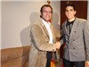 Barca gia hạn hợp đồng với Bartra 
