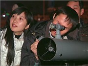Bóng đá anh, ngoại hạng anh, lịch thi đấu euro 2012, Chiêm ngưỡng "mặt trăng máu" tại Hà Nội