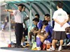 N.SG: Mong manh trước gió