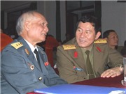Bóng đá anh, ngoại hạng anh, lịch thi đấu euro 2012, Tướng “Điện Biên Phủ trên không” làm việc thiện