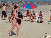 Bóng đá anh, ngoại hạng anh, lịch thi đấu euro 2012, Các cầu thủ Milan "vừa tập vừa chơi" ở bãi biển Dubai