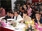Bóng đá anh, ngoại hạng anh, lịch thi đấu euro 2012, Lê Hoàng không quan tâm lùm xùm Nữ hoàng trang sức 2011