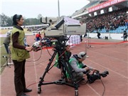 Bóng đá anh, ngoại hạng anh, lịch thi đấu euro 2012, Đối đầu về bản quyền truyền hình ở Lạch Tray, BTC sân lập biên bản