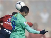 Bóng đá anh, ngoại hạng anh, lịch thi đấu euro 2012, Pha bay người đánh đầu tầm thấp của Alexis Sanchez