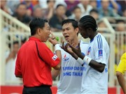 Bóng đá anh, ngoại hạng anh, lịch thi đấu euro 2012, Đấu muộn vòng 3 giải hạng Nhất 2012: Lại “tố” trọng tài