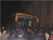 Bóng đá anh, ngoại hạng anh, lịch thi đấu euro 2012, SLNA  2-2 HN.T&T: CĐV SLNA đòi “xử” TT Vũ Bảo Linh