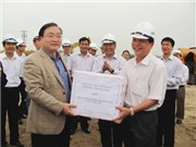 Bóng đá anh, ngoại hạng anh, lịch thi đấu euro 2012, Dùng "ghế" Tổng GĐ cược tiến độ với Bộ trưởng giao thông