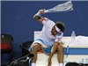Màn đập vợt của tay vợt bị loại khỏi Australian Open