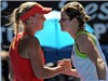 Bóng đá anh, ngoại hạng anh, lịch thi đấu euro 2012, Hạ Wozniacki, Clijsters hẹn Azarenka ở bán kết Australia Open