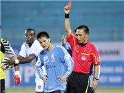 Bóng đá anh, ngoại hạng anh, lịch thi đấu euro 2012, Chuyện trọng tài Thông: Lý lịch của “Vua”