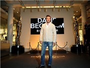 Bóng đá anh, ngoại hạng anh, lịch thi đấu euro 2012, Beckham được dựng tượng đồng với... đồ lót