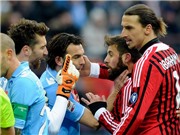 Bóng đá anh, ngoại hạng anh, lịch thi đấu euro 2012, Cái bạt tai của Ibra khiến Milan mất cơ hội chiến thắng Napoli