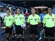 Bóng đá anh, ngoại hạng anh, lịch thi đấu euro 2012, “Bom” suýt nổ trên sân Nha Trang: Quan liêu núp dưới chiêu bài chuyên nghiệp?